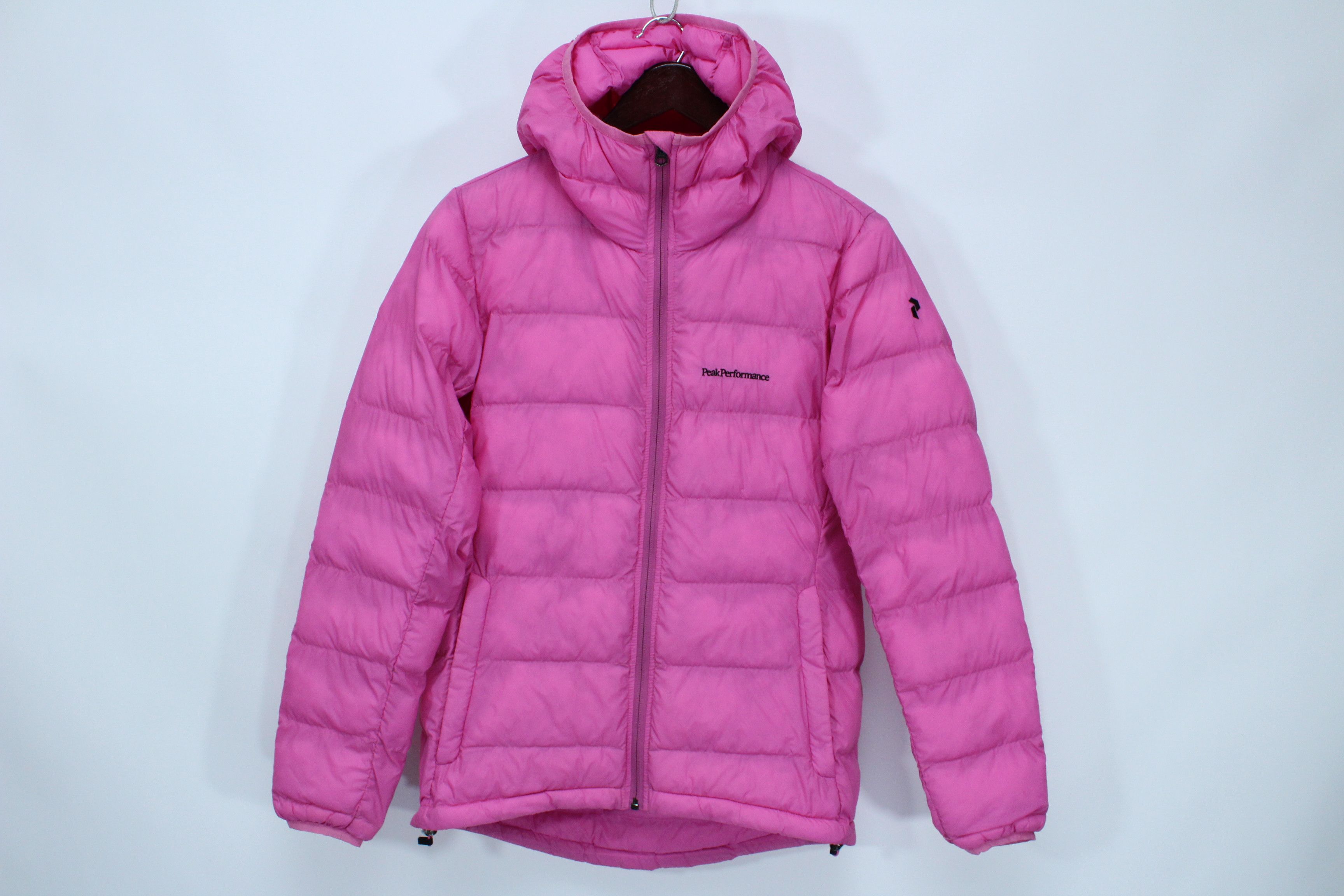 image of Outdoor Style Go Out x Peak Performance Down Jacket Womens Size S Hype in Pink