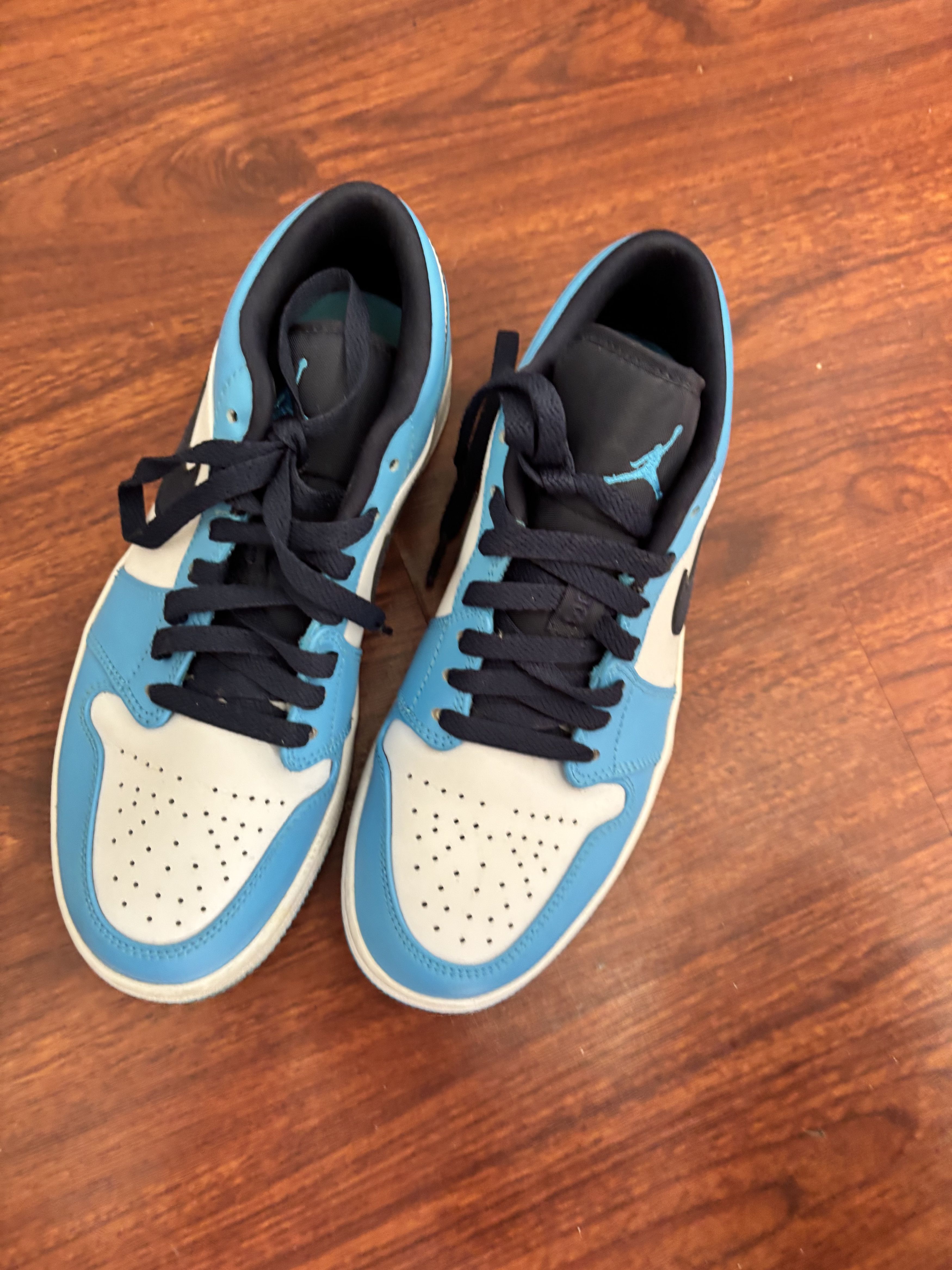 Nike Air Jordan 1 Low UNC (2021) Size US 7 / EU 40 - 2 Thumbnail