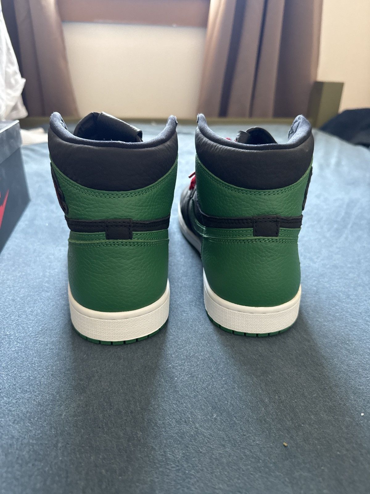 Jordan Brand Jordan 1 High Pine Green Size US 11 / EU 44 - 4 Thumbnail