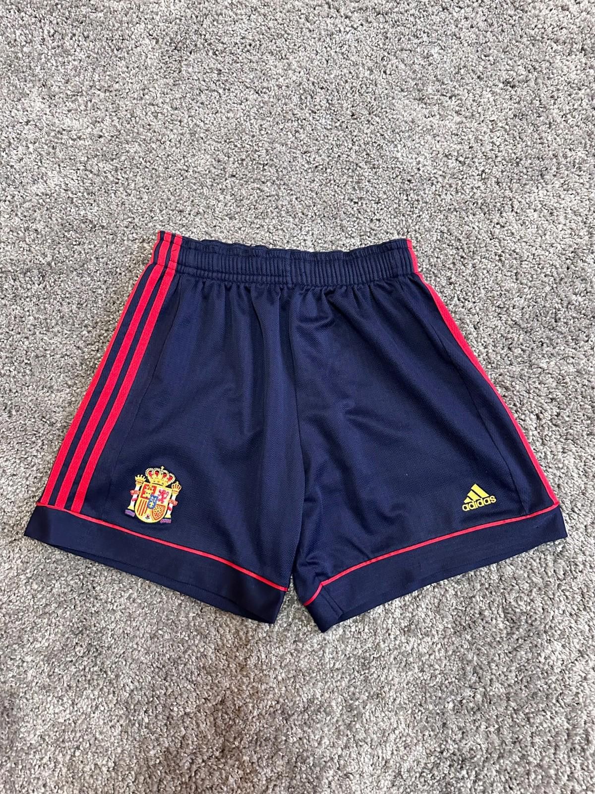 Adidas SPAIN 1998 1999 HOME FOOTBALL SOCCER SHORTS ADIDAS sz M MEN Size US 34 / EU 50 - 1 Thumbnail