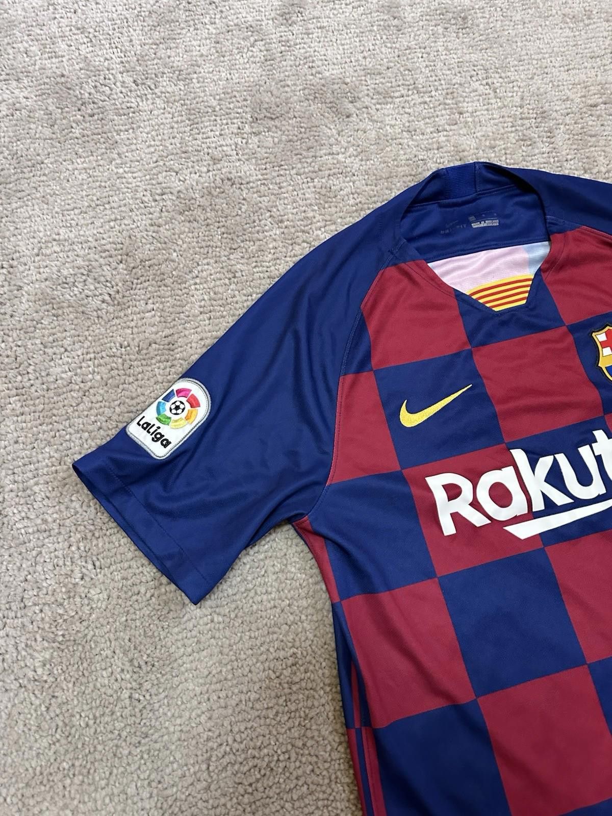 Nike #7 Coutinho Barcelona 2019/20 Football Shirt Soccer Jersey Size US M / EU 48-50 / 2 - 4 Thumbnail