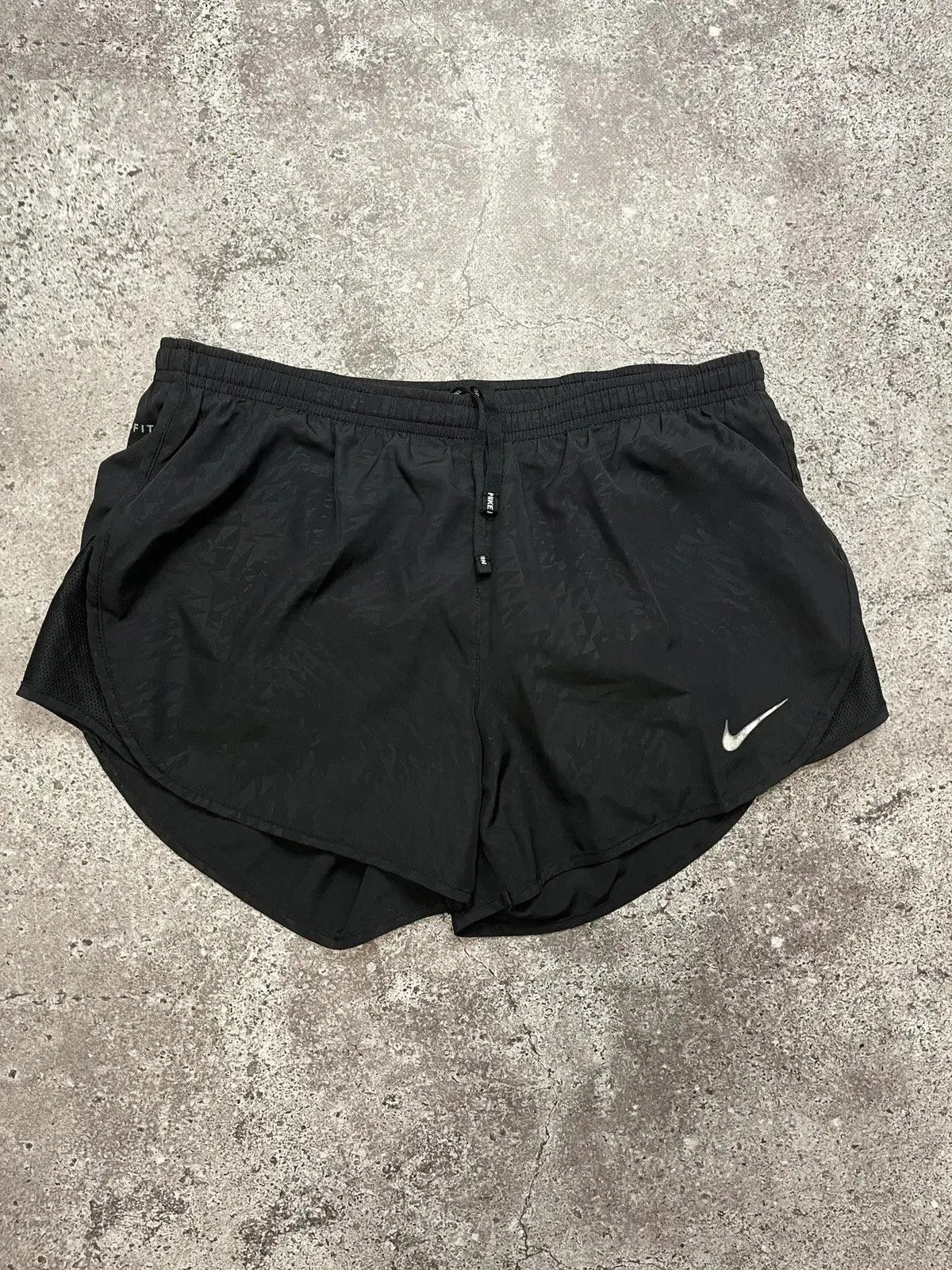 Nike Vintage Nike Running Shorts Black Split Hem Rear Zip Pocket Size US 29 - 1 Thumbnail