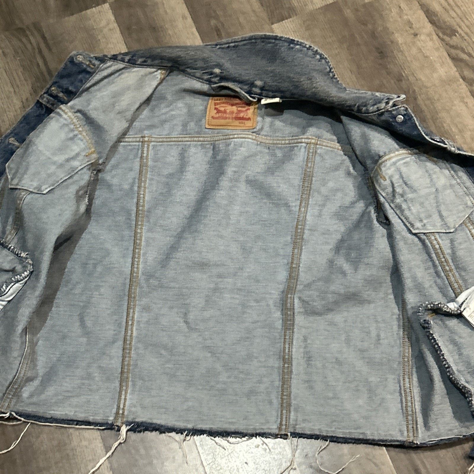 Levi's Levis Jean Jacket Women’s Large Raw Hem Lace Up Sleeves Size L / US 10 / IT 46 - 14 Thumbnail