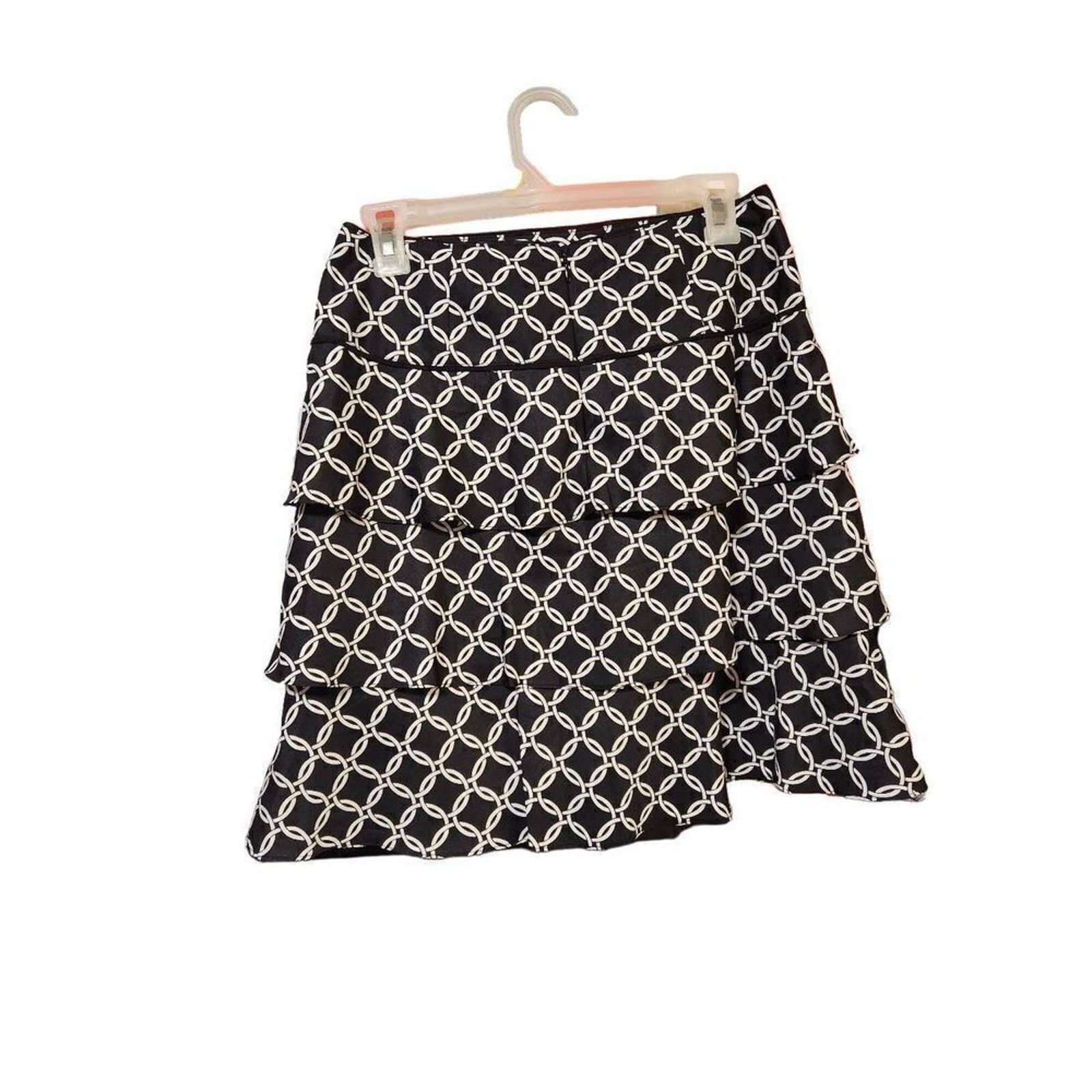 White House Black Market White house black market size 0 black skirt Size 25" / US 0 / IT 36 - 4 Thumbnail