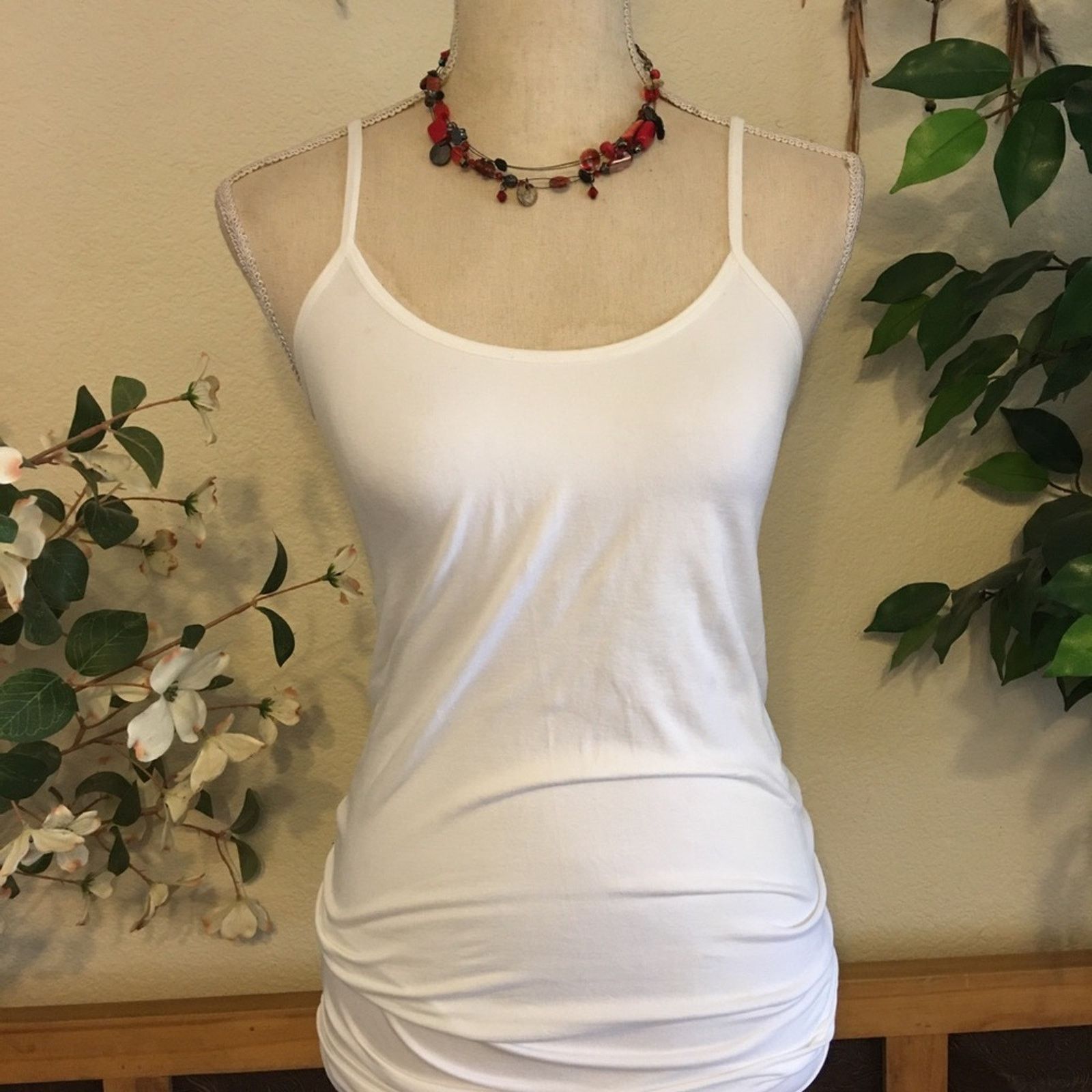 Jewelry Red tones mixed material beaded fish line necklace Size ONE SIZE - 4 Thumbnail