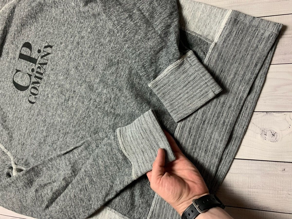 Vintage C.p. Company vintage sweatshirt casuals Size L-XL logo Size US L / EU 52-54 / 3 - 4 Thumbnail