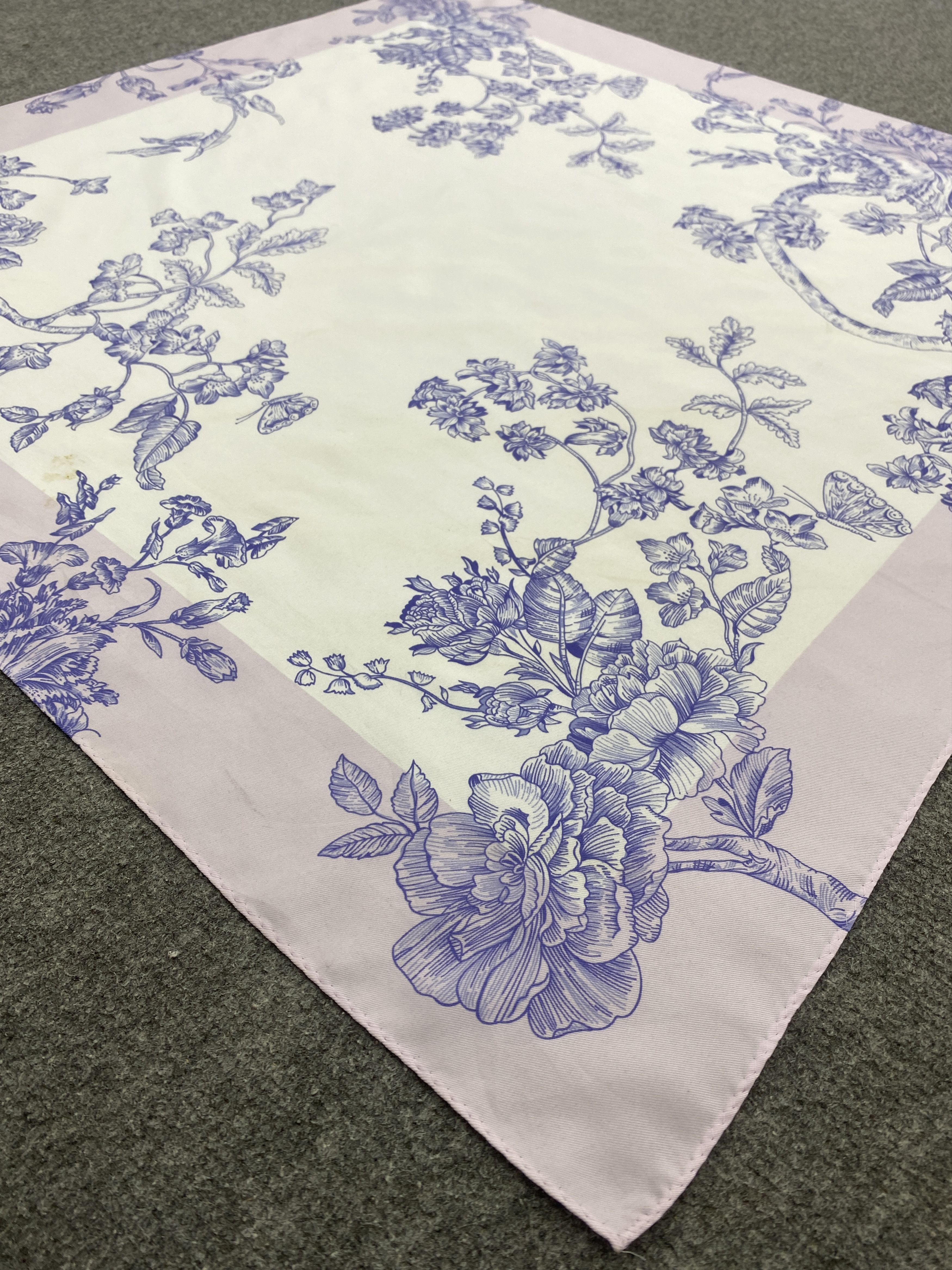 Japanese Brand Flower Design Silk Scarf / Muffler / Silk Shawl SN0061 Size ONE SIZE - 4 Thumbnail