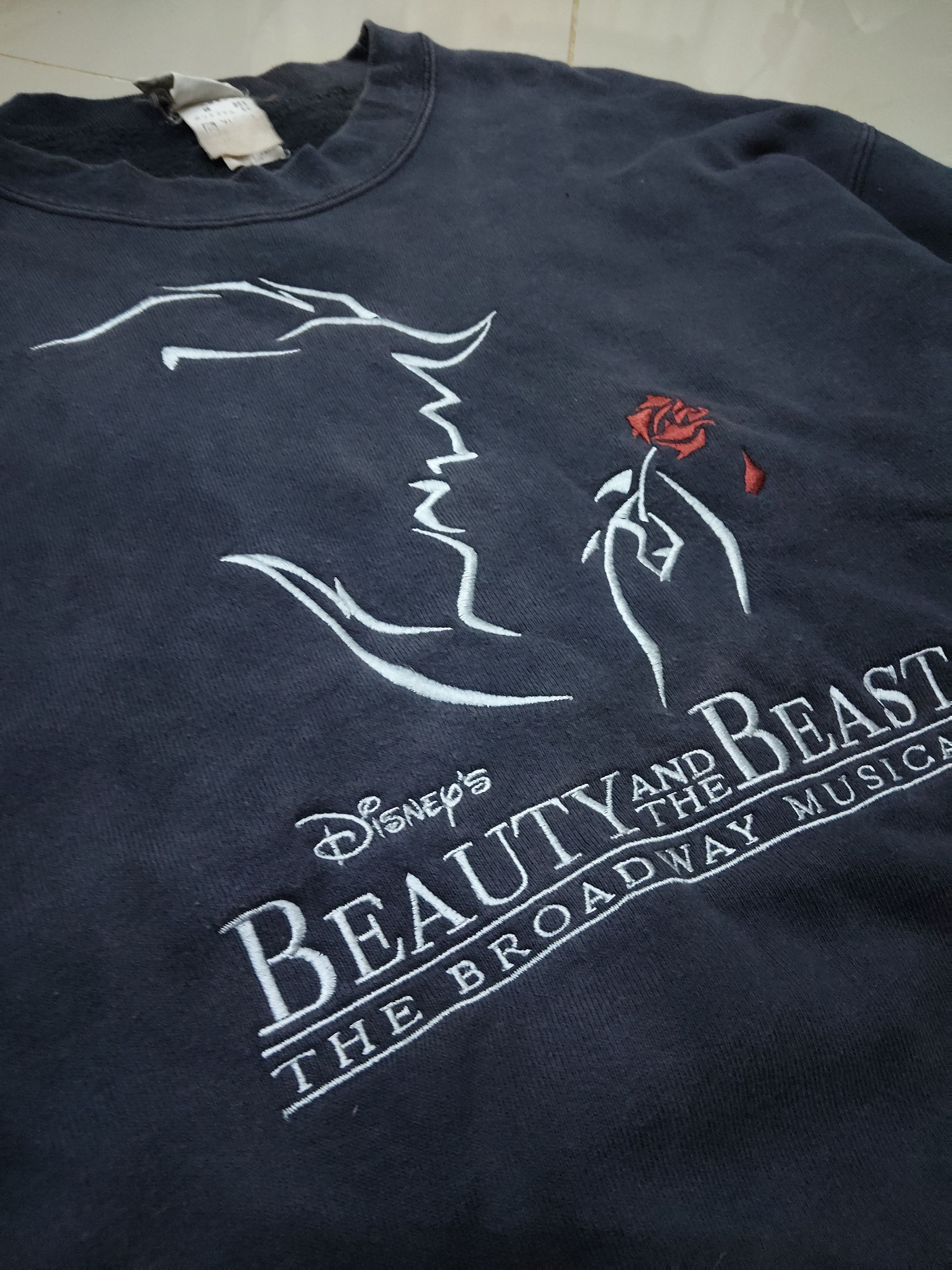 Vintage vintage 90s Movie Beauty and The Beast embroid sweatshirt Size US XL / EU 56 / 4 - 4 Thumbnail