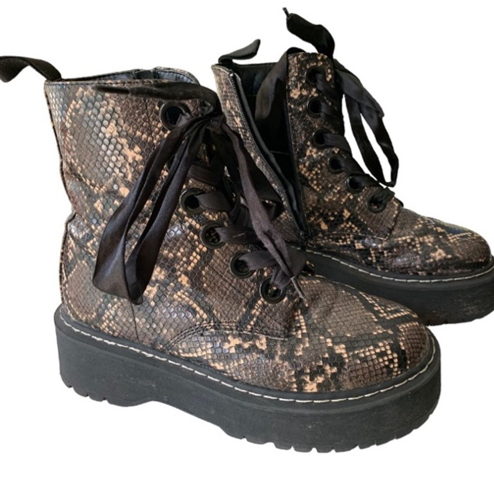Forever 21 Forever 21 faux snakeskin chunky platform BOOTS women 8 Size US 8 / IT 38 - 2 Thumbnail