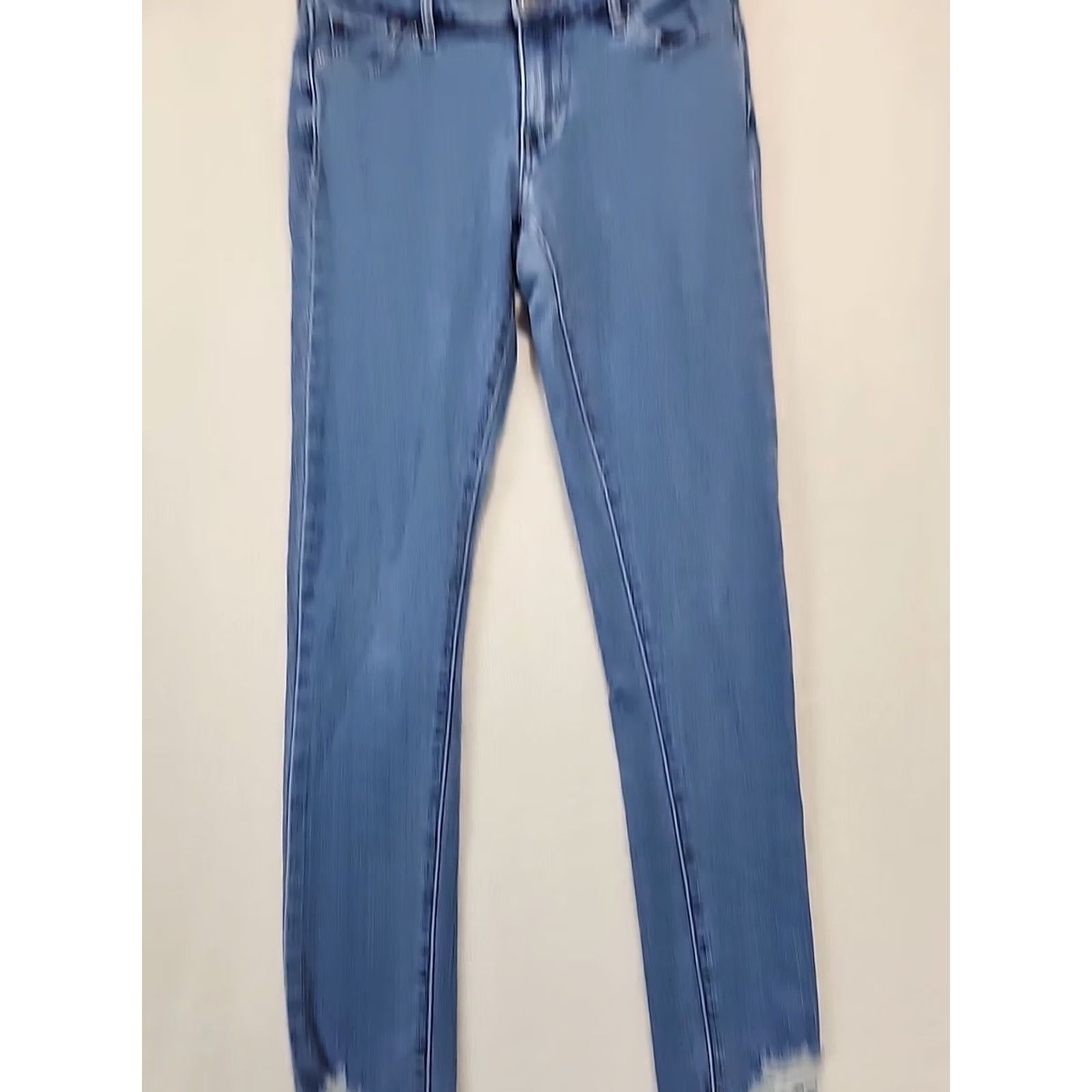 Levi's Levi's 711 Skinny Stretch Distressed Raw Hem Cuff Jeans Women's Sz 26 Light Wash Leather? Size 26" / US 2 / IT 38 - 3 Thumbnail