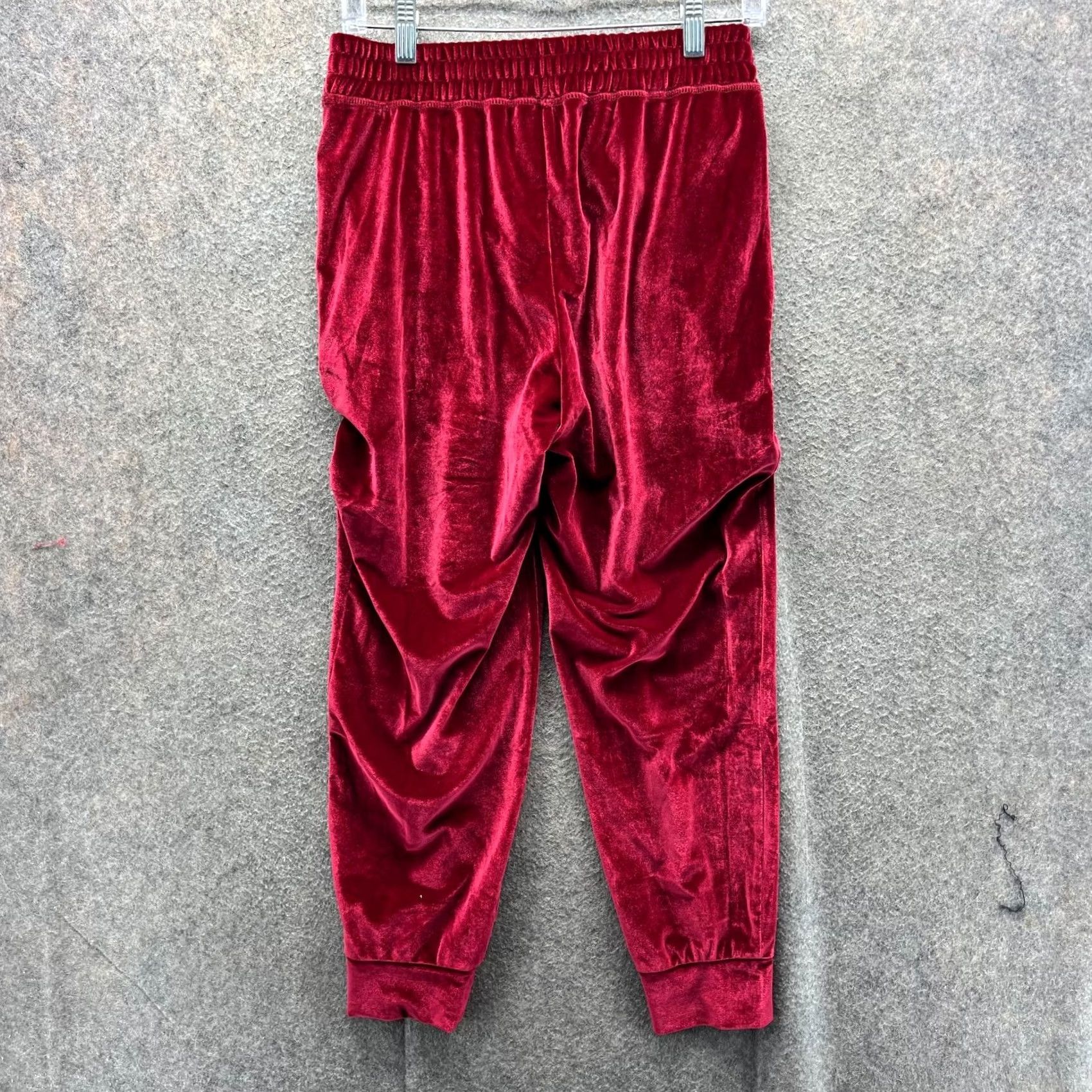 Fabletics Fabletics Velour Jogger Pants Women Small Red Velvet Lounge High Rise Soft Regular Inseam 28 in Pockets Jogger Size 28" / US 6 / IT 42 - 2 Thumbnail