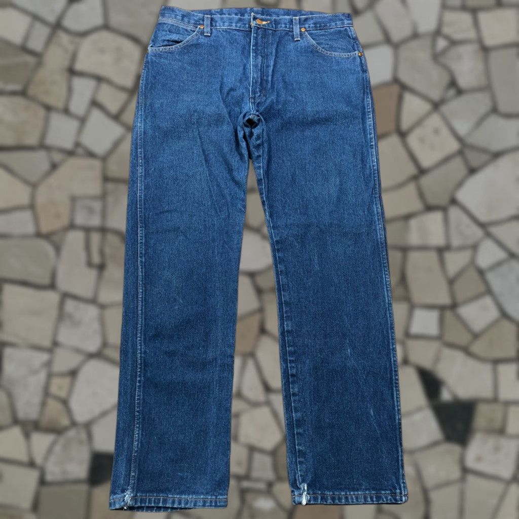 Wrangler VINTAGE Wrangler Cowboy Cut Jeans 36x32 Denim Blue 13MWZ 5-Pocket Logo Embroidered Mens US Cowboy Theme Size US 36 / EU 52 - 1 Thumbnail