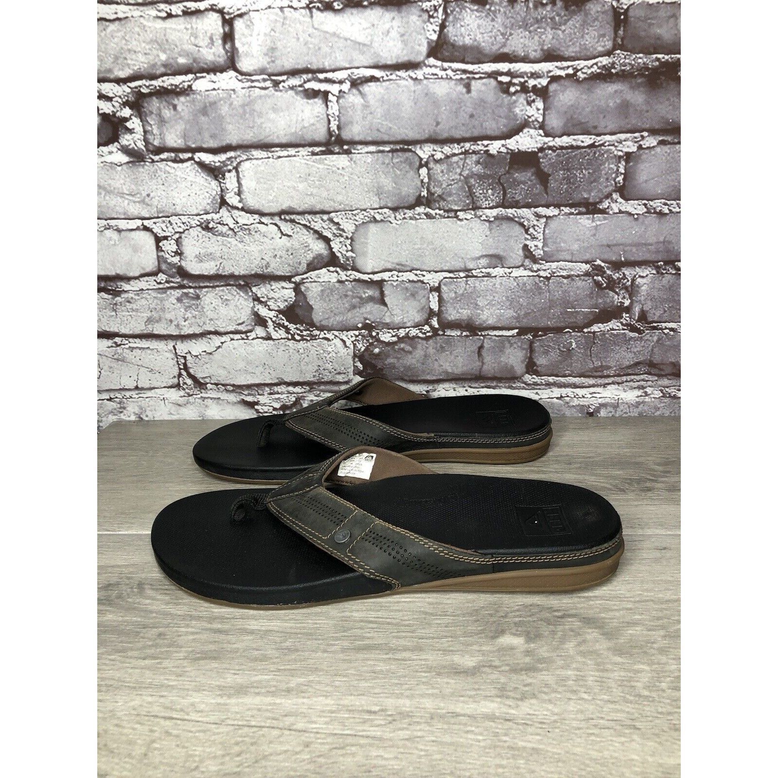 REEF Reef Gray Synthetic Flip-Flops ￼Casual Beach Sandals Men Sz Size US 11 / EU 44 - 14 Thumbnail
