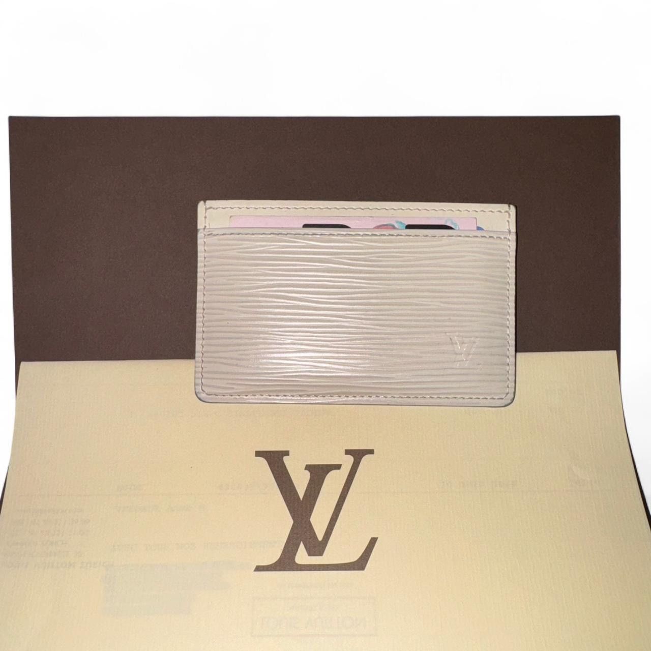 Louis Vuitton White Epi Leather Cardholder Size ONE SIZE - 1 Thumbnail