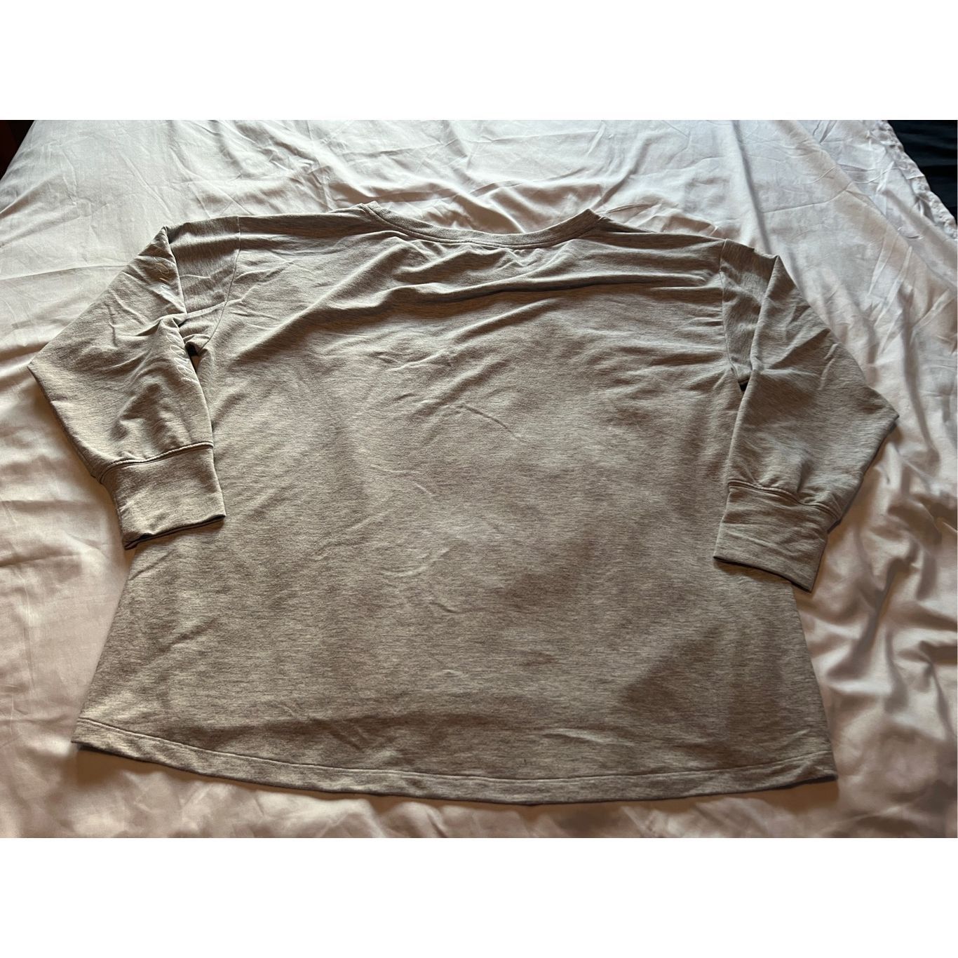 Victoria's Secret Victoria’s Secret Grey Crewneck Top Woman’s Size Large Size L / US 10 / IT 46 - 8 Thumbnail
