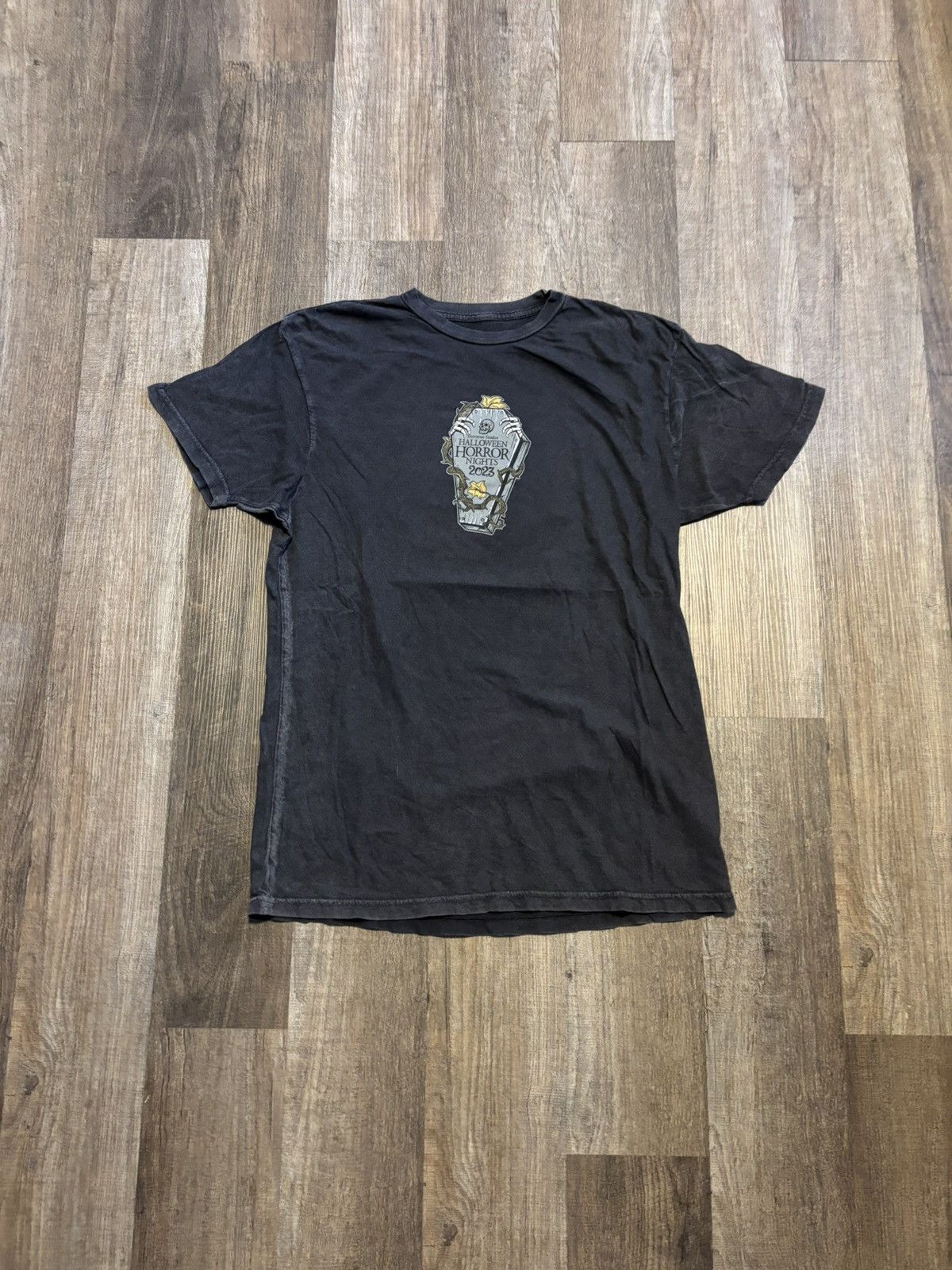 Universal Studios 2023 Universal Studios Halloween Horror Nights Tombstone Tee Size US L / EU 52-54 / 3 - 1 Thumbnail