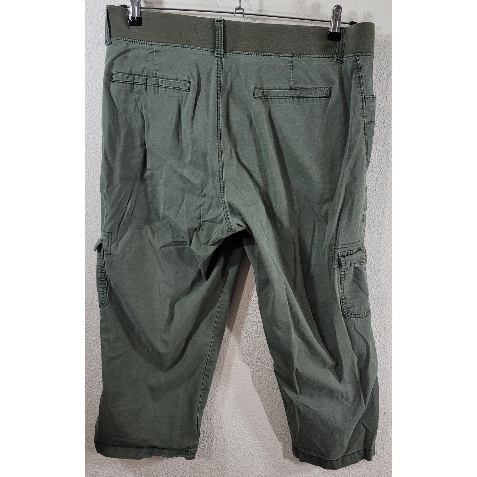 Lee Lee Green Relaxed Fit Cropped Cargo Pants Medium Lightweight Size 36" / US 14 / IT 50 - 2 Thumbnail