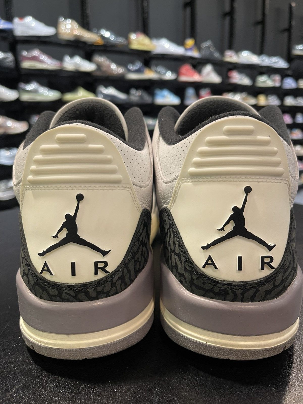 Jordan Brand Size 13 - Jordan 3 Retro Cement Grey Size US 13 / EU 46 - 4 Thumbnail