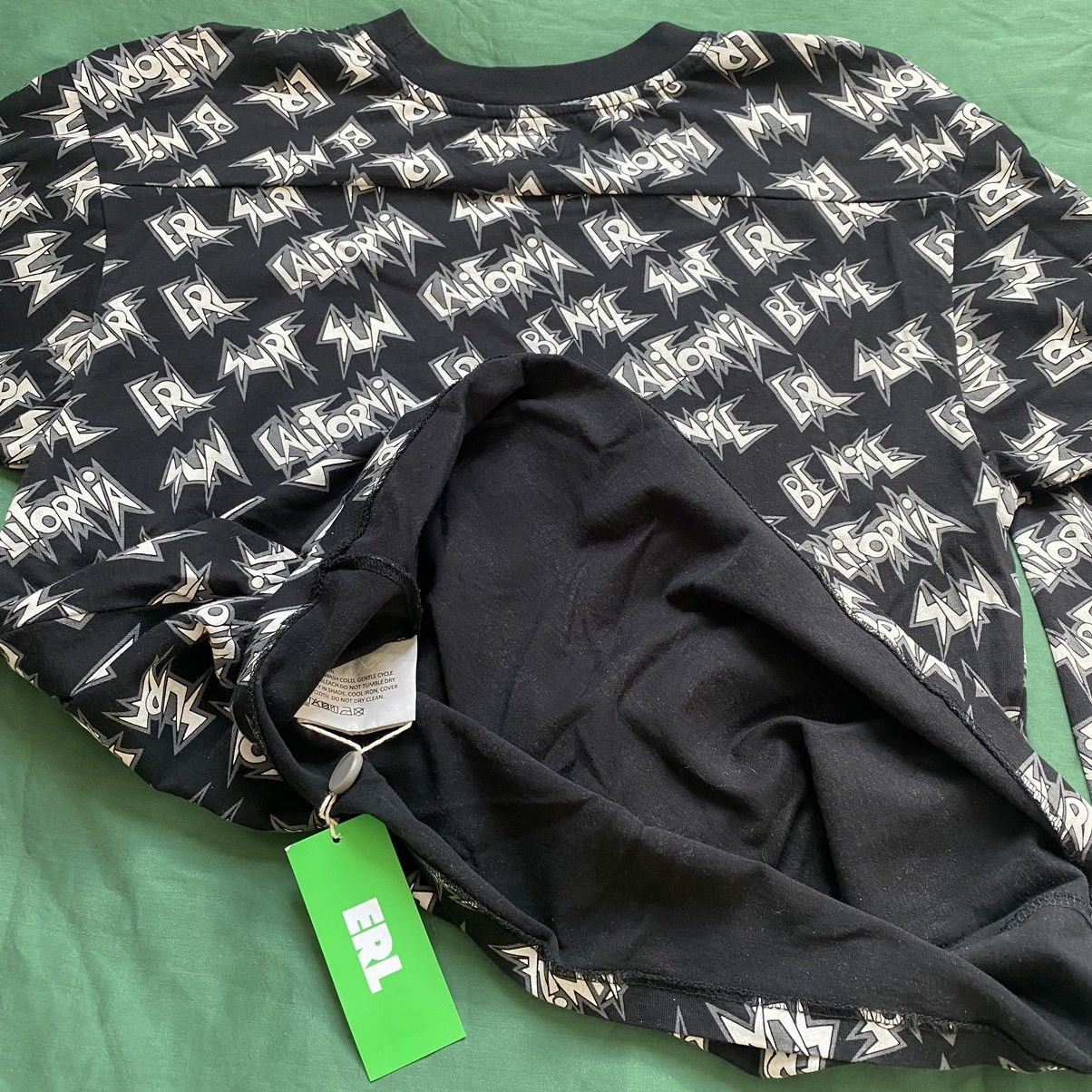 ERL ERL Logo Longsleeve Size US M / EU 48-50 / 2 - 22 Thumbnail