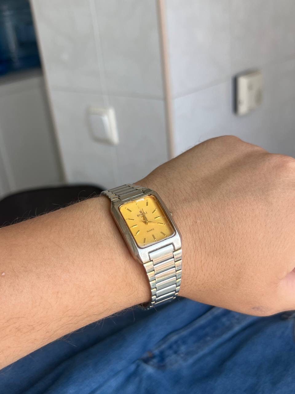 Japanese Brand Futuristic Vintage Japanese Rivoli Quartz Watch Japan Yellow Size ONE SIZE - 8 Thumbnail
