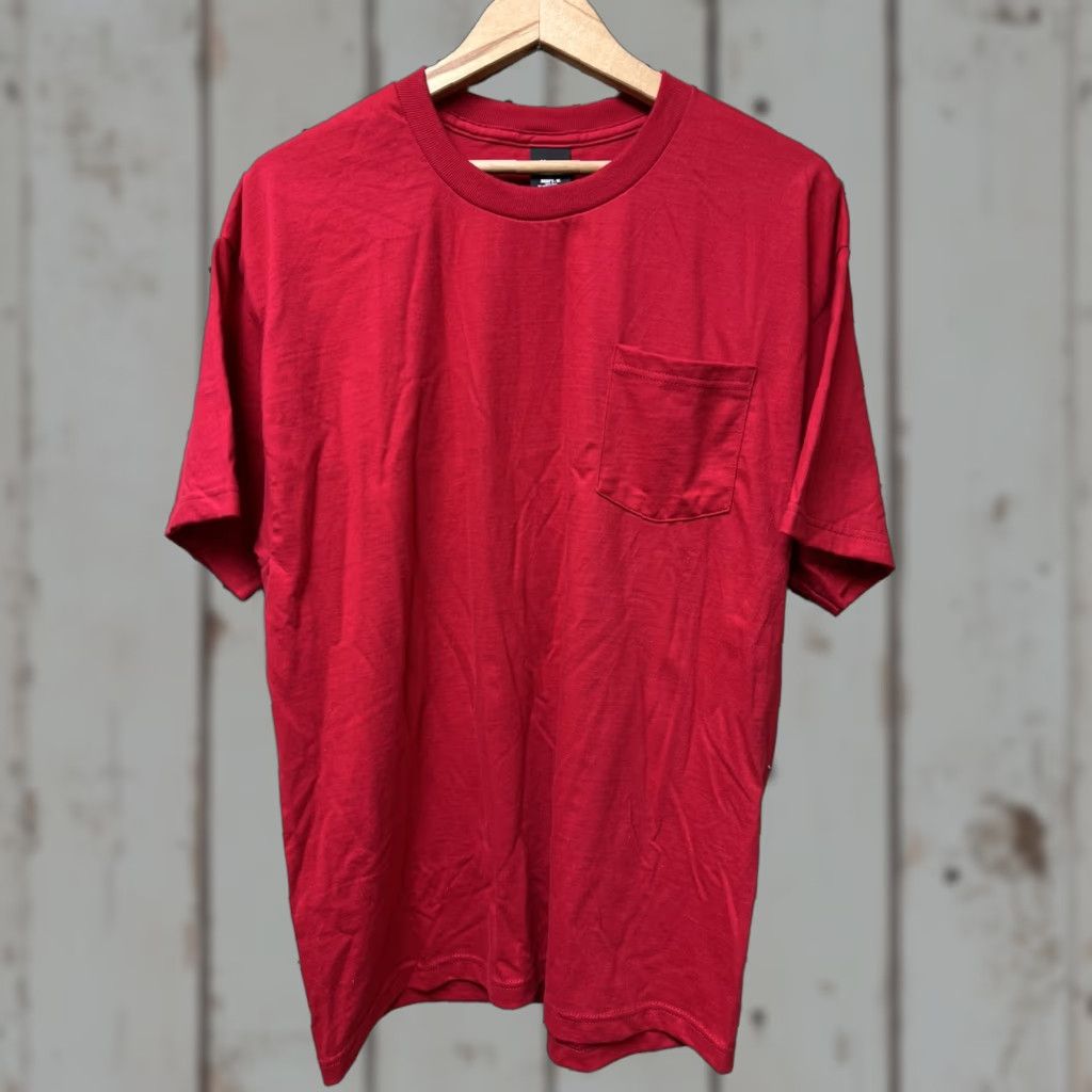 Hanes VINTAGE Hanes Red Pocket T-Shirt L Adult Red Short Sleeve Cotton Basic Tee Mens Size US L / EU 52-54 / 3 - 1 Thumbnail