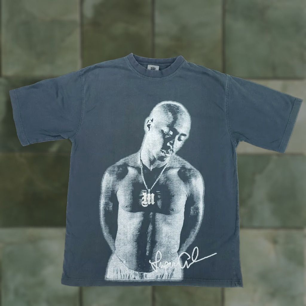 Vintage VINTAGE Tupac Makaveli T-Shirt Mens Large Black Half Body Portrait 90s Tee Size US L / EU 52-54 / 3 - 1 Thumbnail