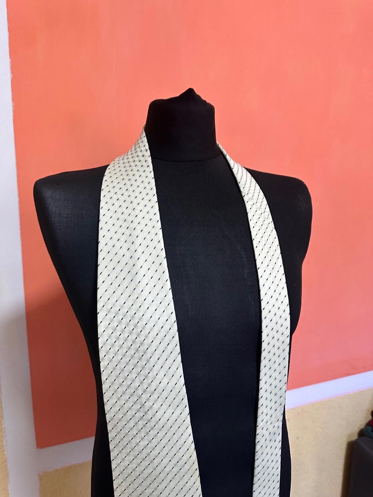 Gucci Gucci White Tie Silk Made In Italy Size ONE SIZE - 2 Thumbnail