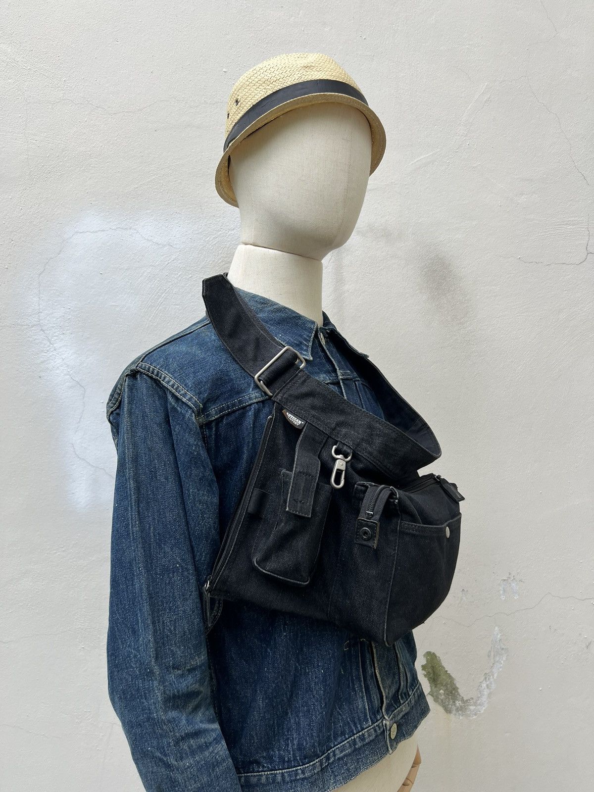 Designer Artisan & Artist Japan Denim Chest bag Size ONE SIZE - 8 Thumbnail
