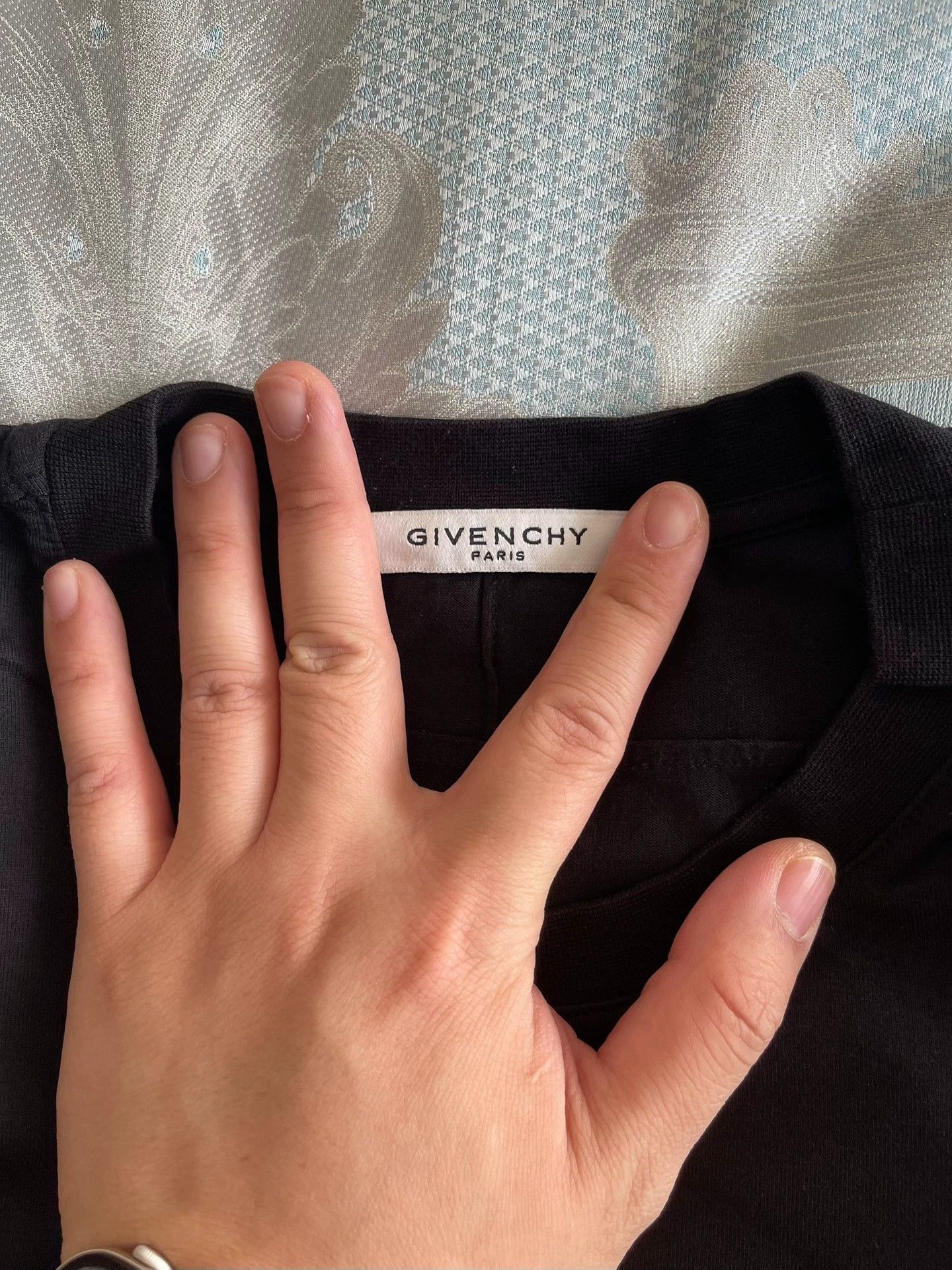 Givenchy GIVENCHY Classic Monkey Graphic Black SS T-Shirt S (95 New) Size S / US 4 / IT 40 - 4 Thumbnail