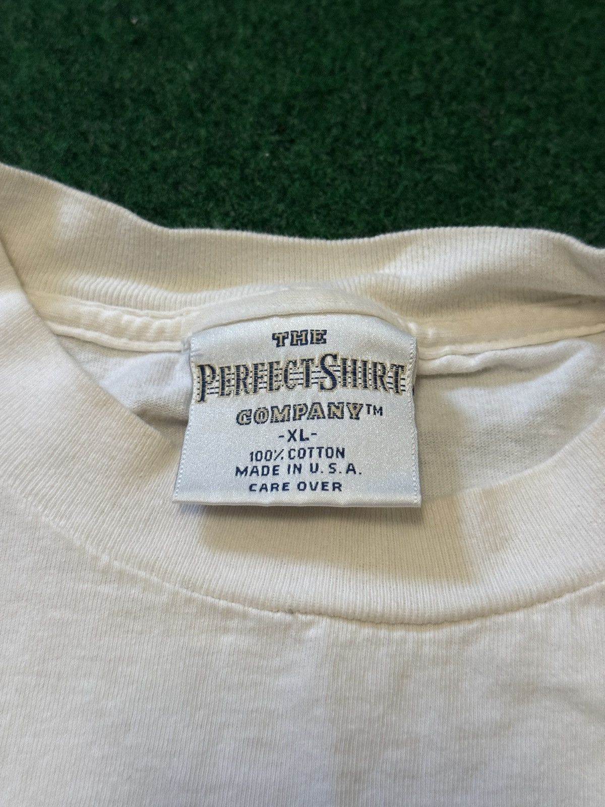Vintage Vintage 90s Leslie’s Tavern Strathclyde Scotland T Shirt Size US XL / EU 56 / 4 - 4 Thumbnail