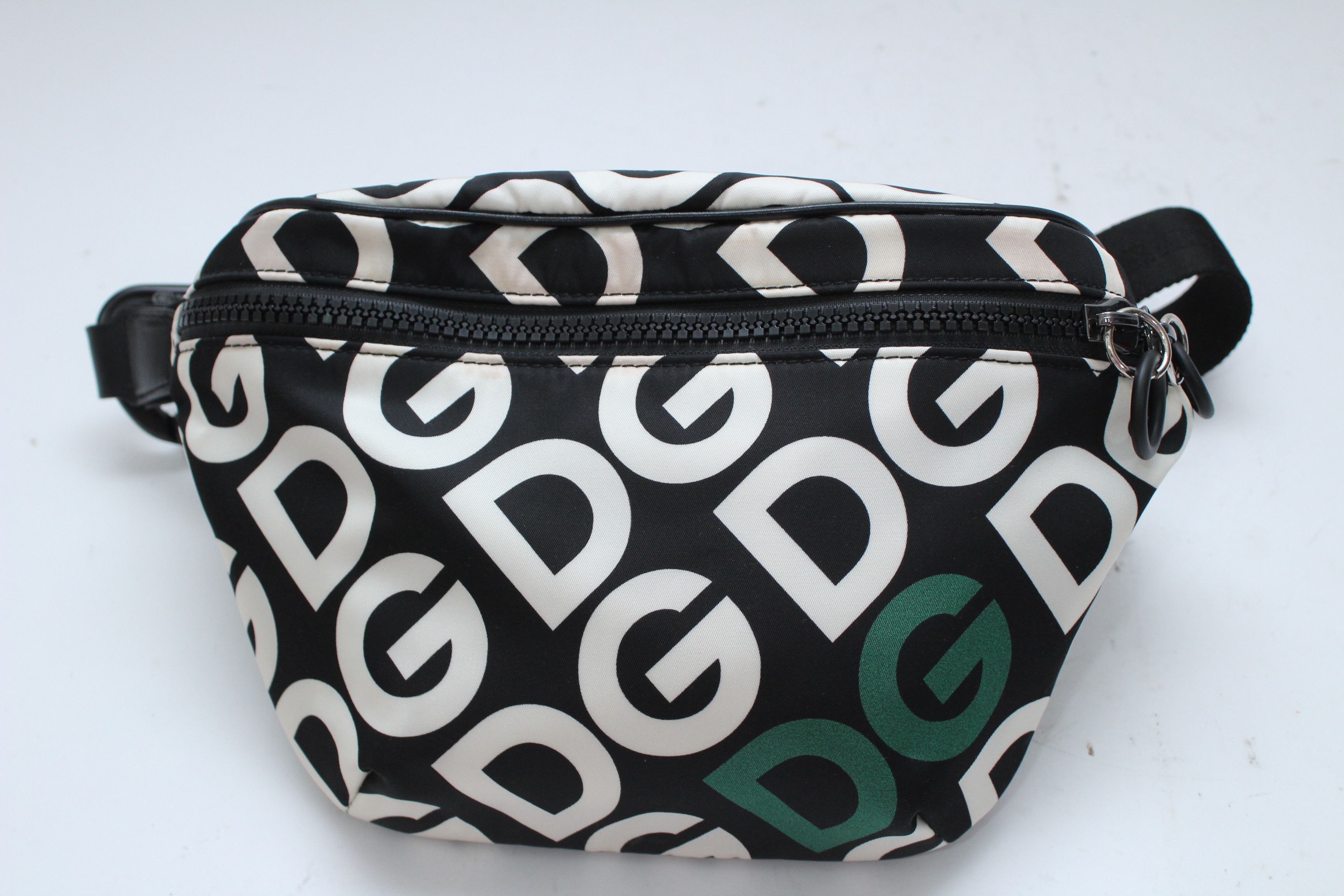 Dolce & Gabbana Dolce Gabbana DG Logo Waist Bag Hype Authentic Size ONE SIZE - 4 Thumbnail