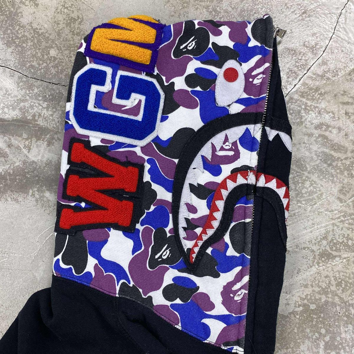 Bape Hong Kong 10th Anniversary Shark Size XS / US 0-2 / IT 36-38 - 3 Thumbnail