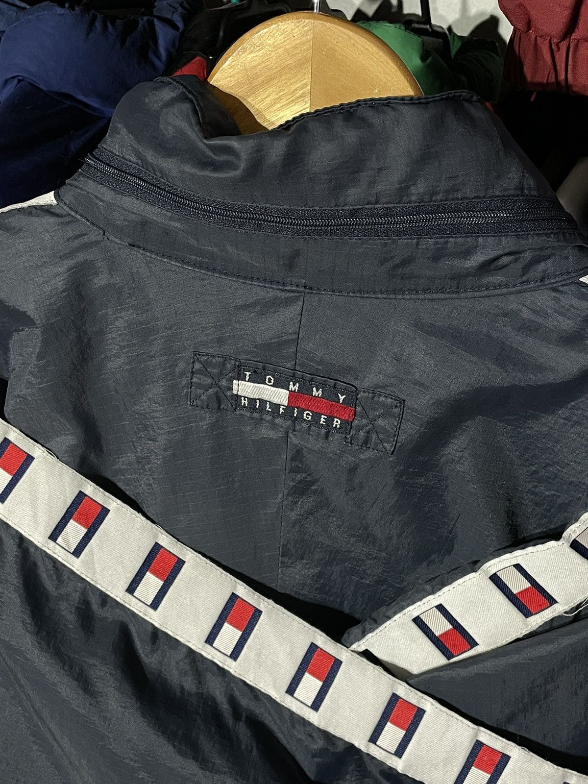 Tommy Hilfiger × Vintage Jacket Tommy Hilfiger Band 90’s Vintage Size US L / EU 52-54 / 3 - 7 Thumbnail