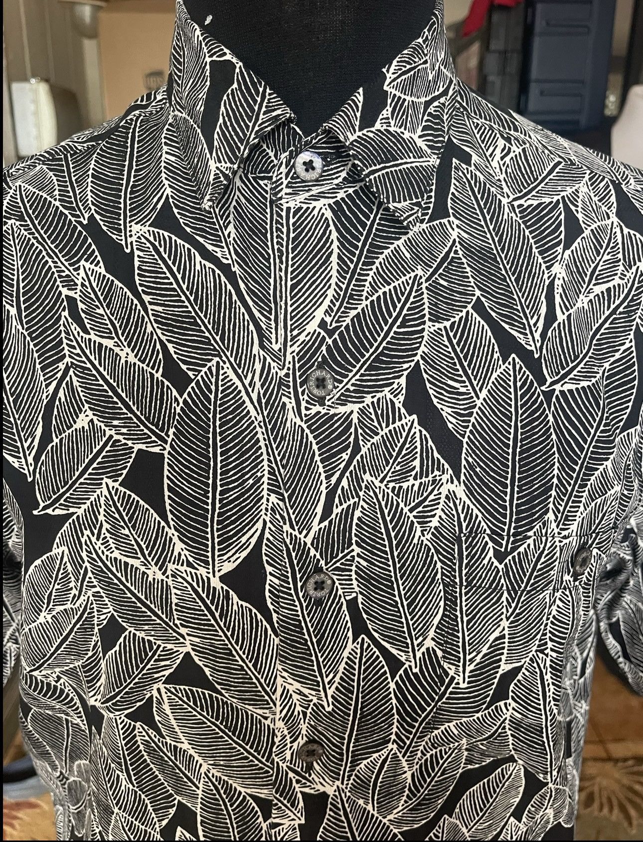 Tori Richard Tori Richard Hawaiian Print Black Full Button Men's Small Size US S / EU 44-46 / 1 - 3 Thumbnail
