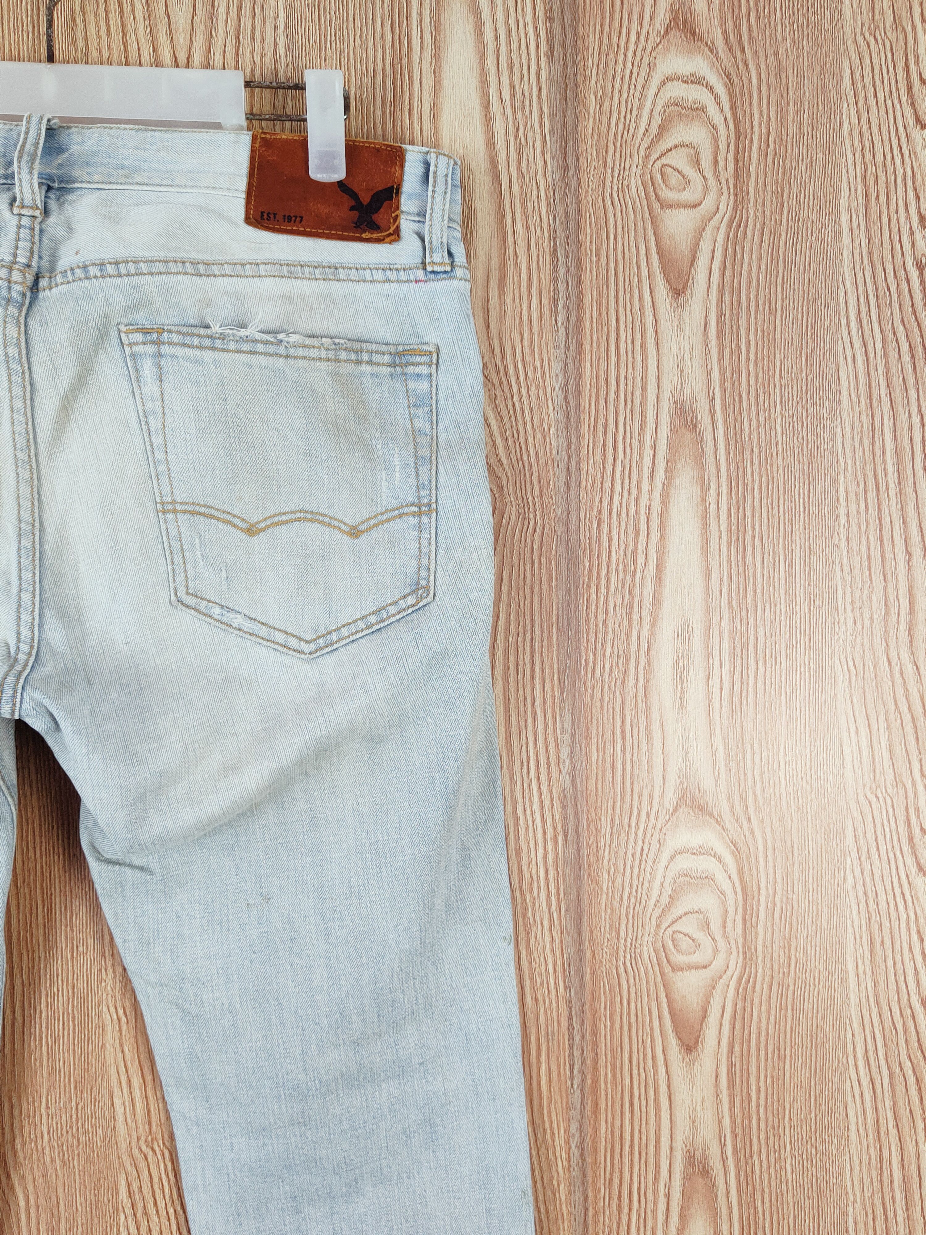American Eagle Outfitters Vintage Blue Faded Distressed Ripped Jeans #W779 Size US 35 - 10 Thumbnail