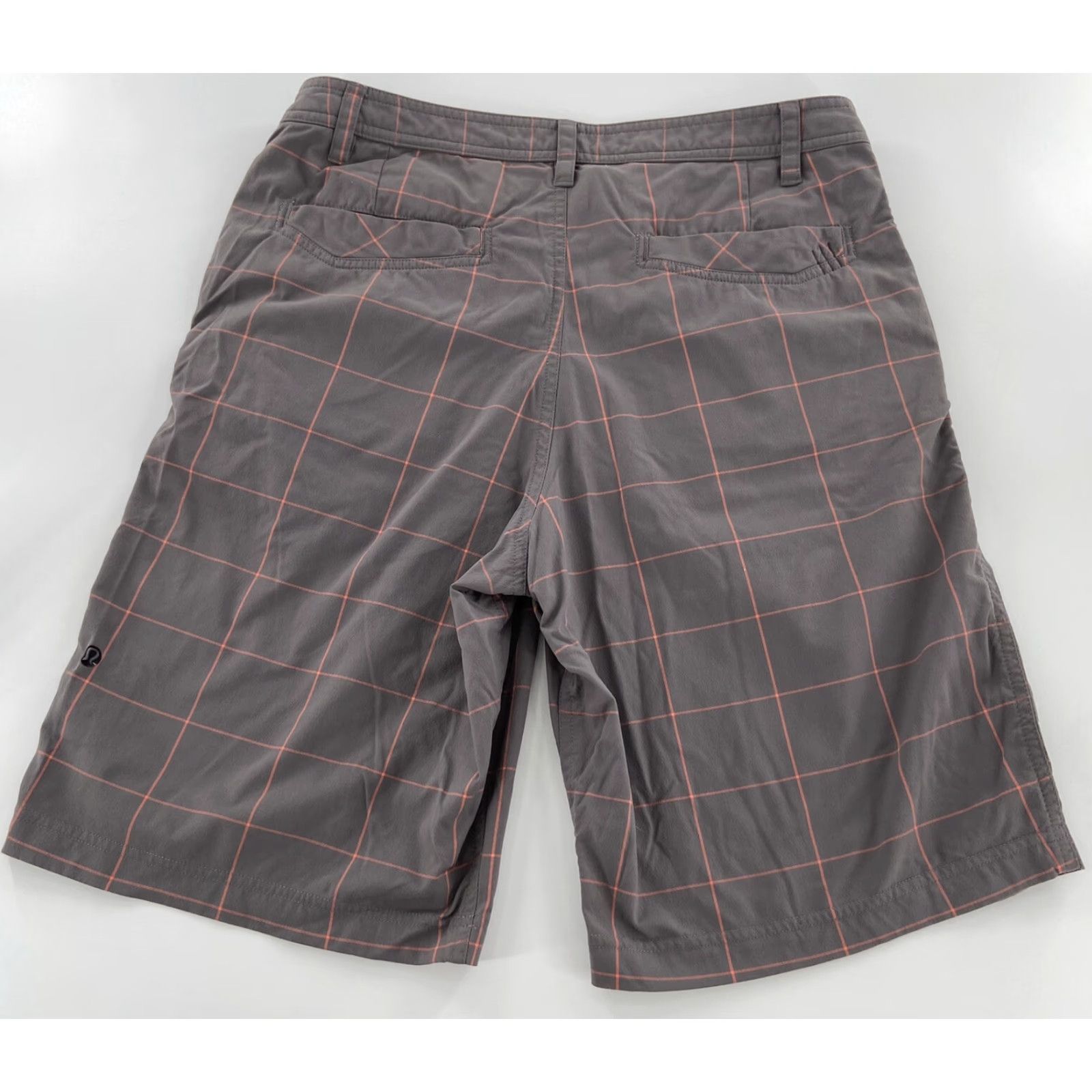 Lululemon Lululemon Men’s Shorts 34 Purple Lavender Panel Grid Pockets Belt Loops Zip 10in Inseam Classic Mens Size US 34 / EU 50 - 2 Thumbnail