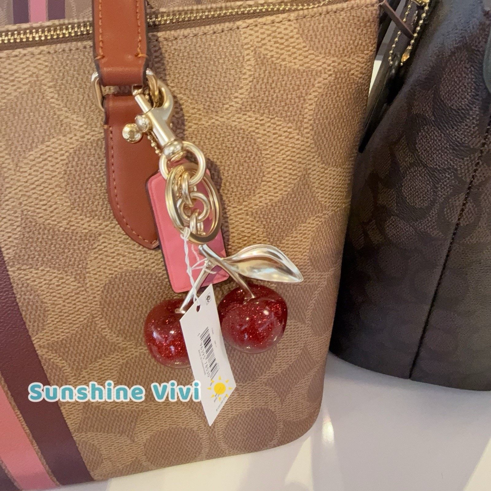 Coach NWT Bundle Coach Gallery Tote Bag CBM18 & 77840 Cherry Charm Size ONE SIZE - 3 Thumbnail