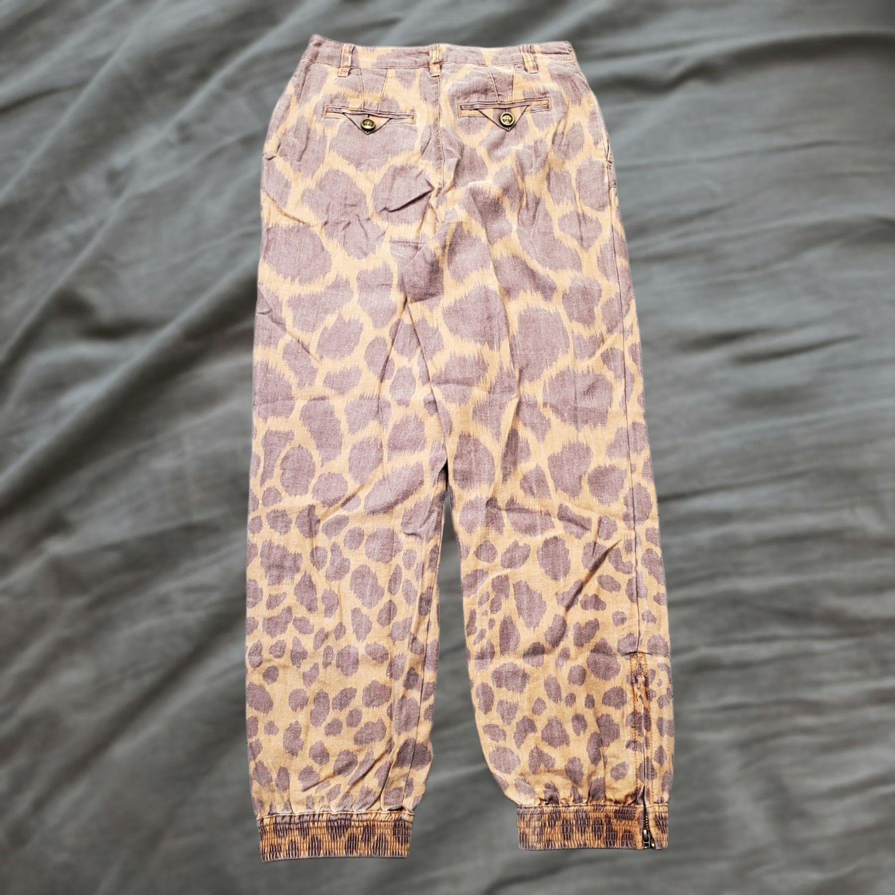 Anthropologie Anthropologie Joggers Pants Womens Size 0 Multi Leopard Print Ankle Zipper Regular Waist 26.5" Inseam 26.5" Size 25" / US 0 / IT 36 - 1 Thumbnail