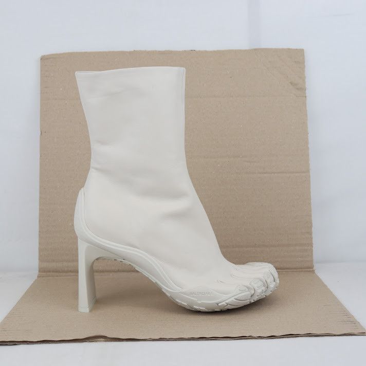 Balenciaga o1rshd1 Soft Leather Heeled Toe Boots in Chalky White Size US 8 / IT 38 - 6 Thumbnail