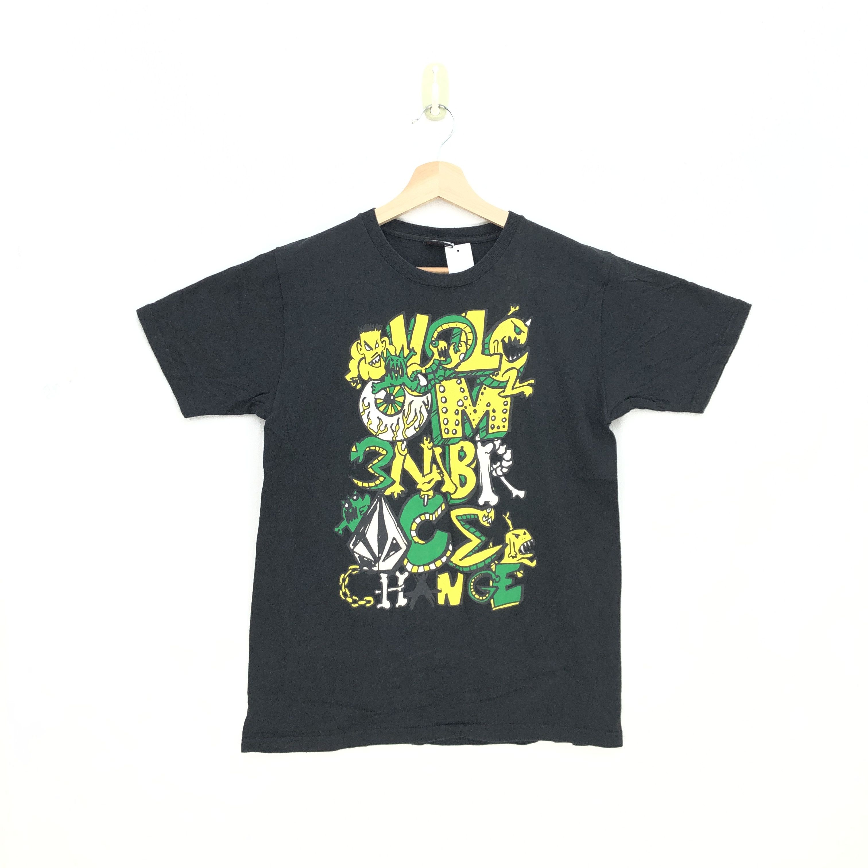 Vintage Vintage Y2K Volcom T Shirt Embrace Change Surfwear Tees Size S / US 4 / IT 40 - 1 Thumbnail