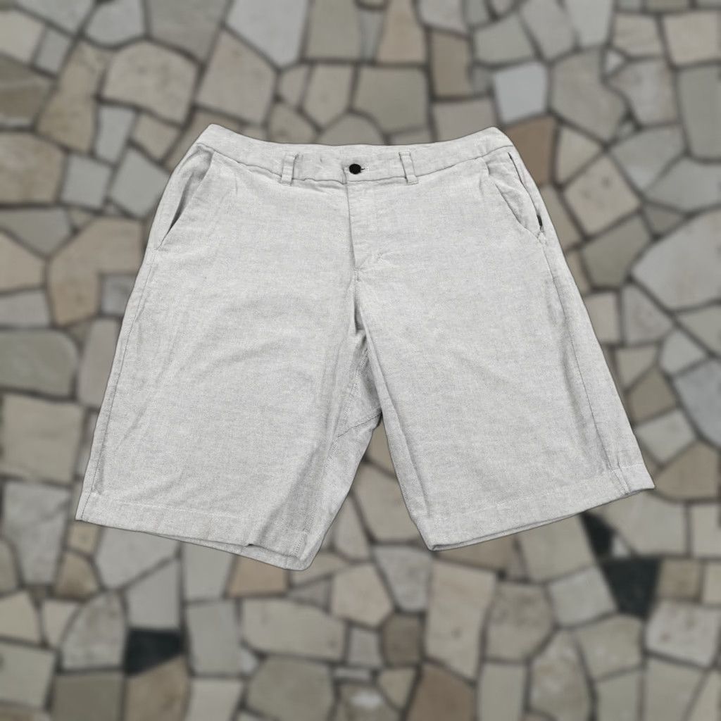 Lululemon VINTAGE Lululemon Chino Shorts Mens 33 Gray Casual Travel Workwear Lightweight Relaxed Pockets 10" Inseam Size US 33 - 1 Thumbnail
