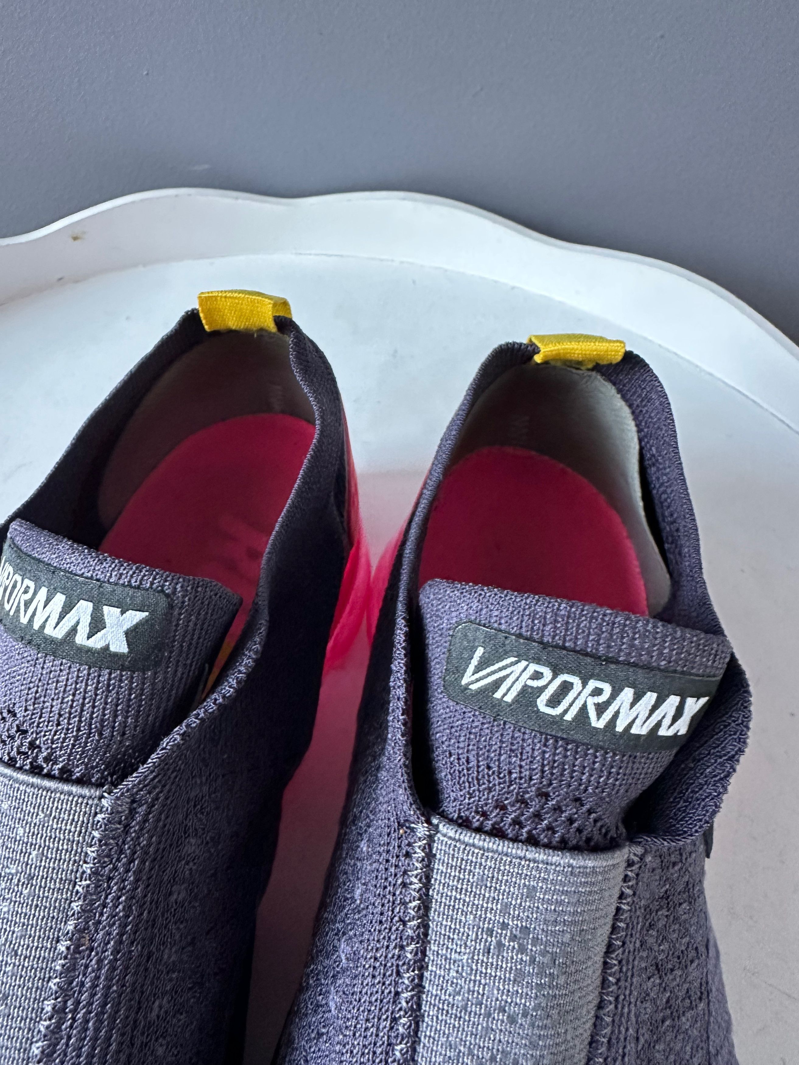 Nike Nike Wmns Air VaporMax Moc 2 'Pink Blast' low top sneakers Size US 7 / IT 37 - 10 Thumbnail