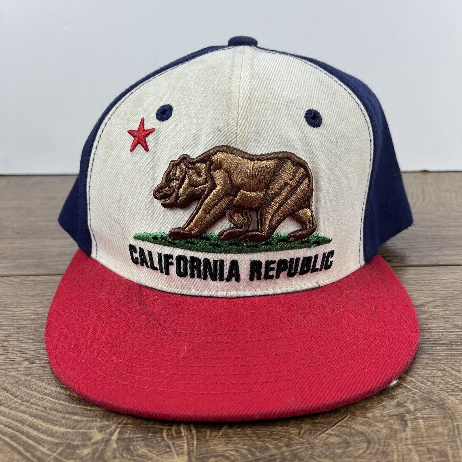 Other California Republic Hat Cali White Hat Adjustable Snapback A Size ONE SIZE - 2 Thumbnail