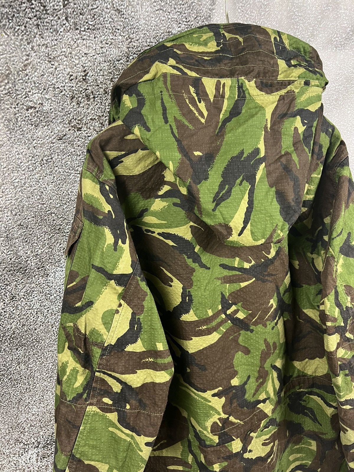 Vintage British Army Jacket Smock Windproof DPM Woodland military Size US XL / EU 56 / 4 - 13 Thumbnail
