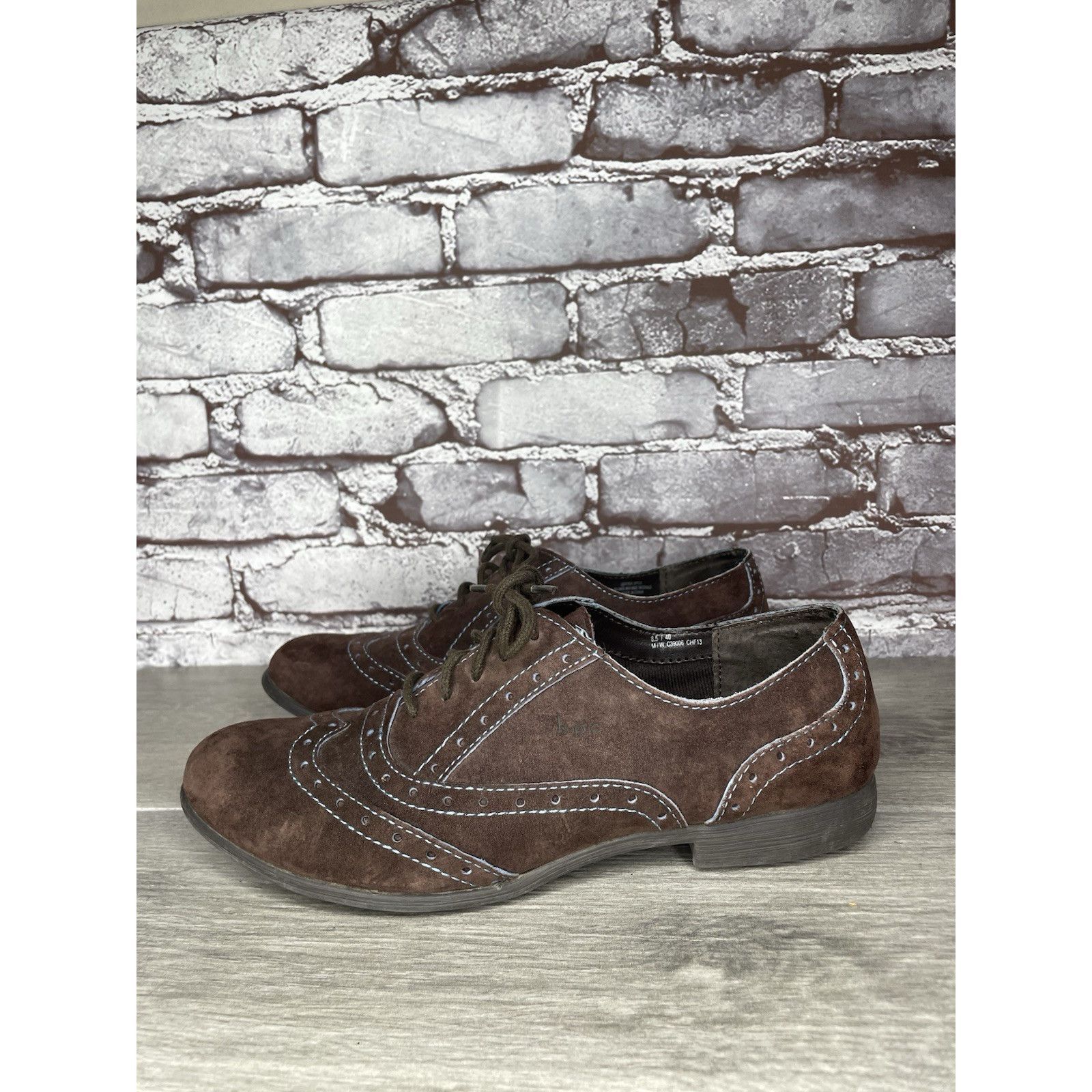 Born Born BOC Suzette Wingtips Shoes Brown Suede Blue Stitching O Size US 8.5 / IT 38.5 - 1 Thumbnail