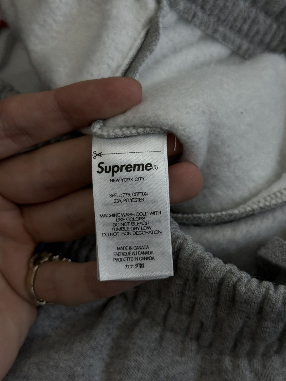 Supreme Supreme Grey Shorts Size Small Brand New Size US 29 - 11 Thumbnail