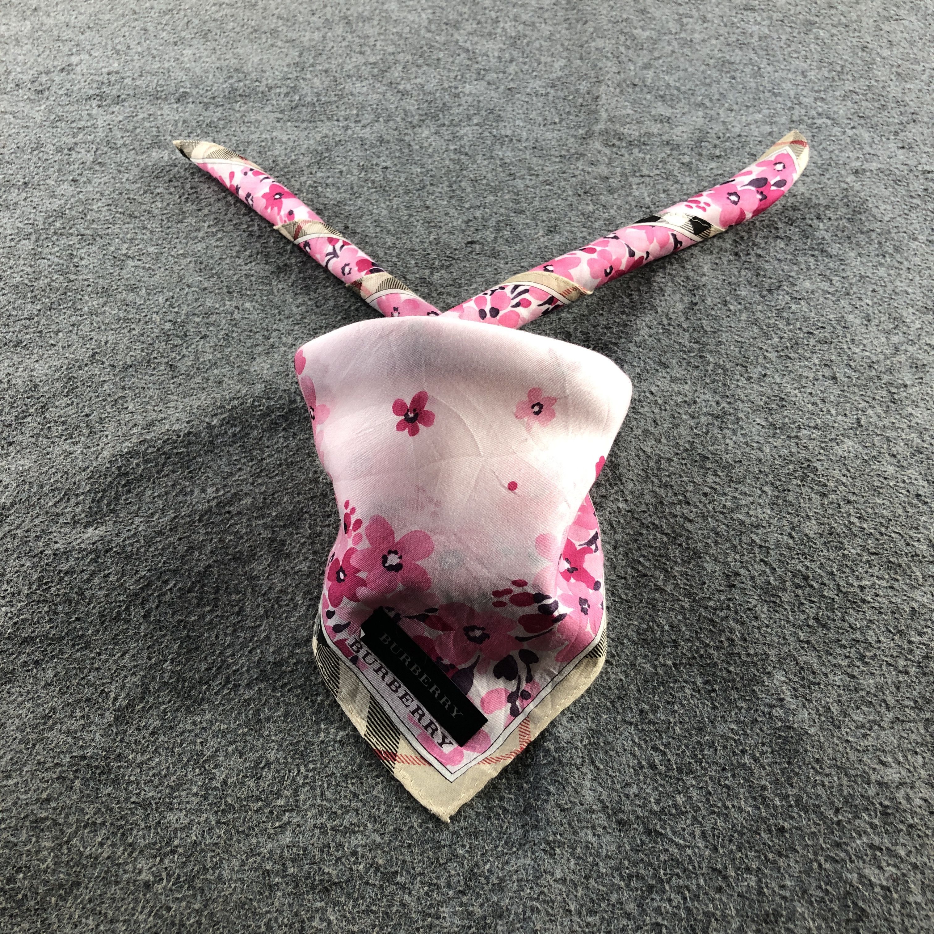 Burberry Burberry Floral Handkerchief Neckerchief Bandana H2715 Size ONE SIZE - 1 Thumbnail