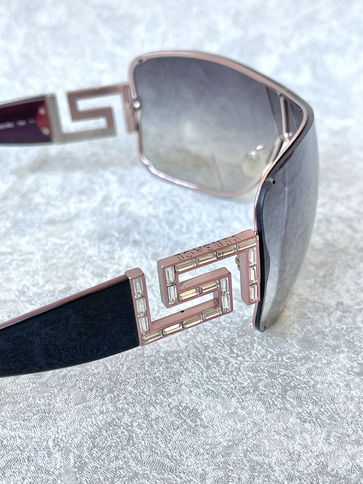 Versace VTG Versace 2072-B Rhinestone Greek Key Shield Sunglasses Size ONE SIZE - 11 Thumbnail