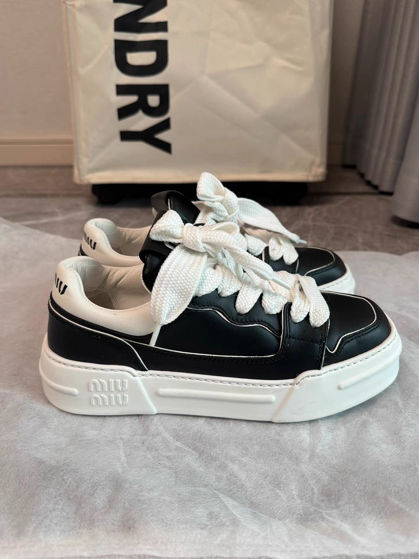 Miu Miu MiuMiu Black & White Panda Sneakers K6 Size US 6 / IT 36 - 3 Thumbnail