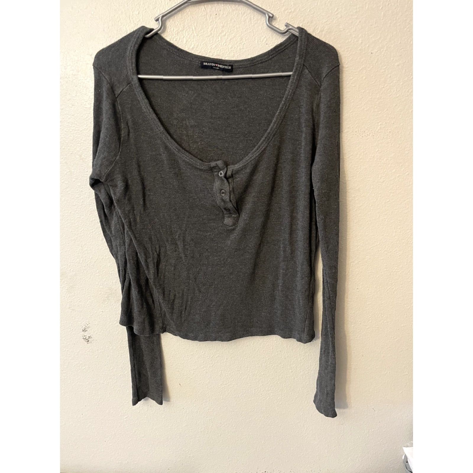 Brandy Melville Brandy Melville Dark Grey Long Sleeve Henley Top Large Size ONE SIZE - 2 Thumbnail